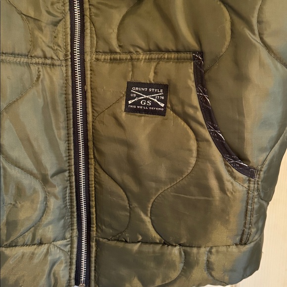 Mens Grunt Style Woobie vest in size Medium. - Picture 4 of 5